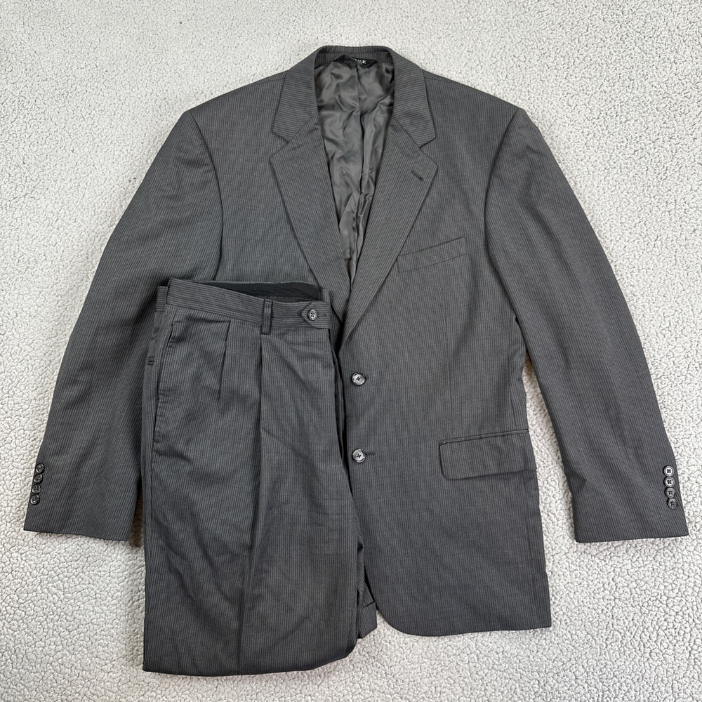 Jos A Bank Gordon‎ Signature Wool Pinstripe Suit 42R 36R Pants Charcoal Pleated
